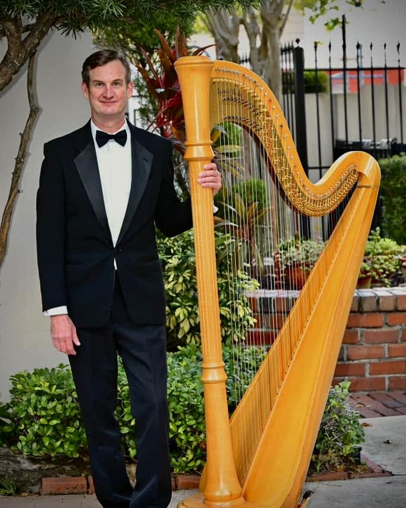 Roy Clement performing